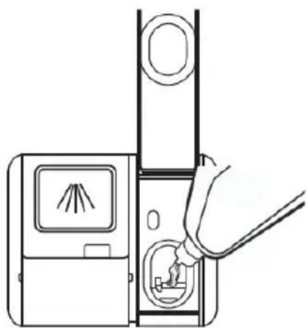 BRANDT BCF422DQW - • Remplissage du bac à produit de rinçage - 2