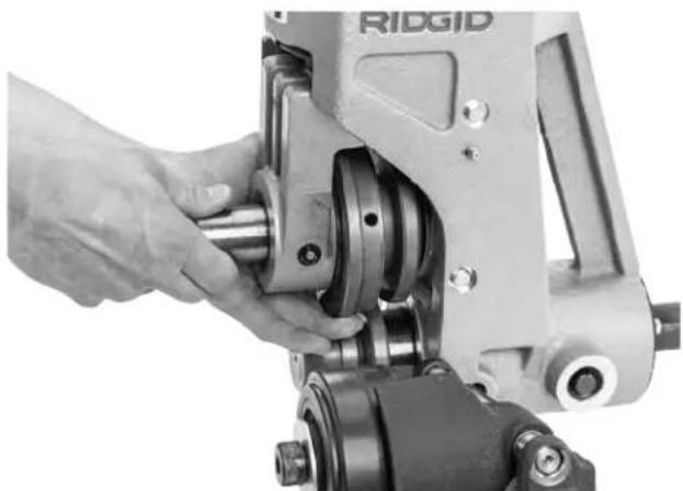 RIDGID 918-4 - Remplacement du galet de rainurage - 2