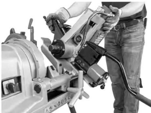 RIDGID 918-4 - Installing 918 On 300 Compact/1233 Threading Machines - 2