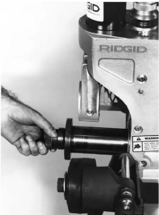 RIDGID 918-I - Removing and Installing Roll Sets with Solid Drive Shafts (2" - 6", 8" - 12") - 5