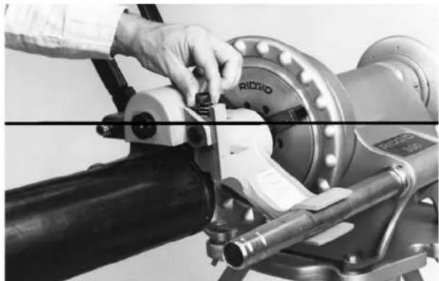 RIDGID 916 - Adjusting Roll Groove Depth - 3