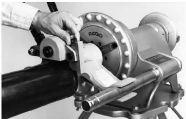 RIDGID 916 - Adjusting Roll Groove Depth - 2
