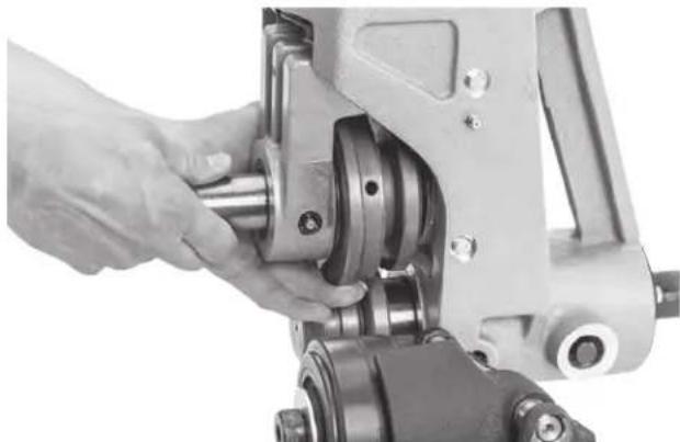 RIDGID 918-1 - Changing Groove Roll - 2