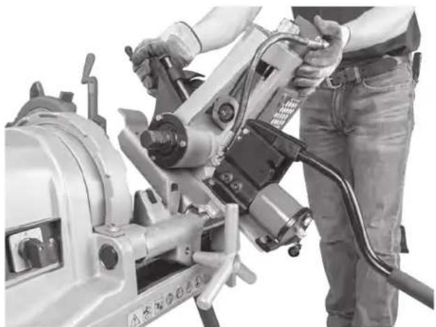 RIDGID 918-5 - Installing 918 On 300 Compact/1233 Threading Machines - 2