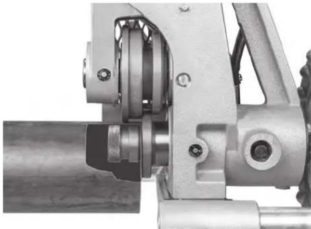 RIDGID 918-5 - Loading Pipe in Roll Groover - 1