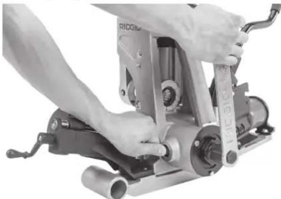 RIDGID 918-5 - Wechseln der Antriebsrolle (zweiteilige Antriebswellen) - 1
