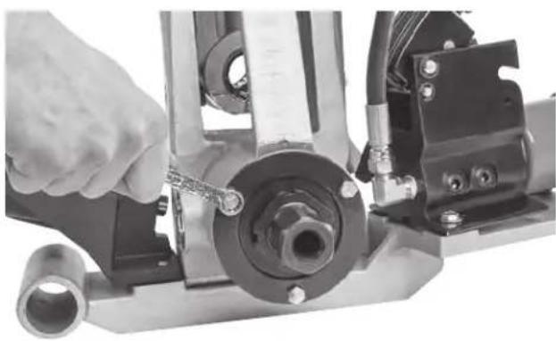 RIDGID 918-5 - Wechseln der Antriebsrolle (zweiteilige Antriebswellen) - 2