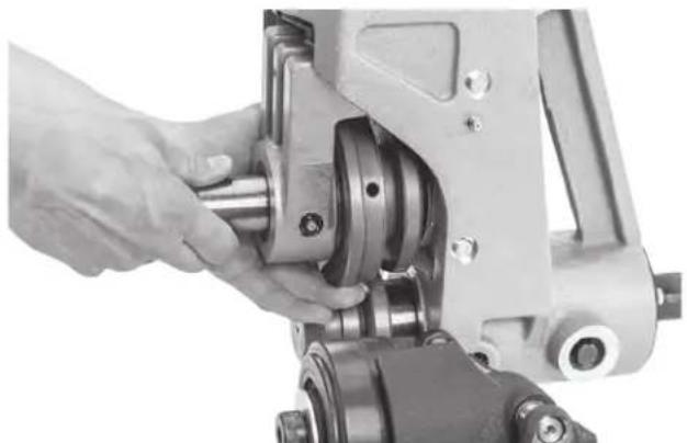 RIDGID 918-5 - Reemplazo del rodillo ranurador - 2