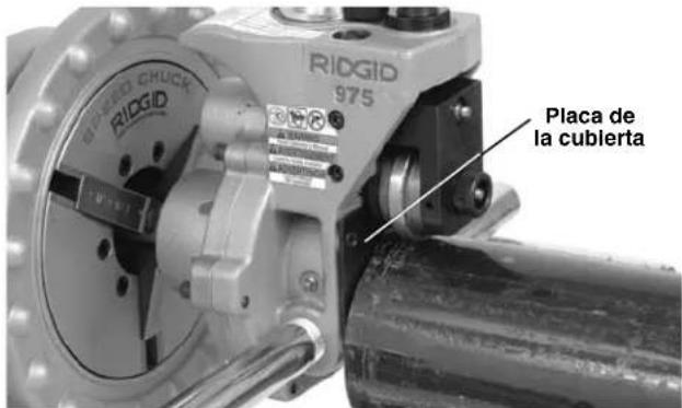 RIDGID 975 - Montaje del tubo en la Ranuradora - 1