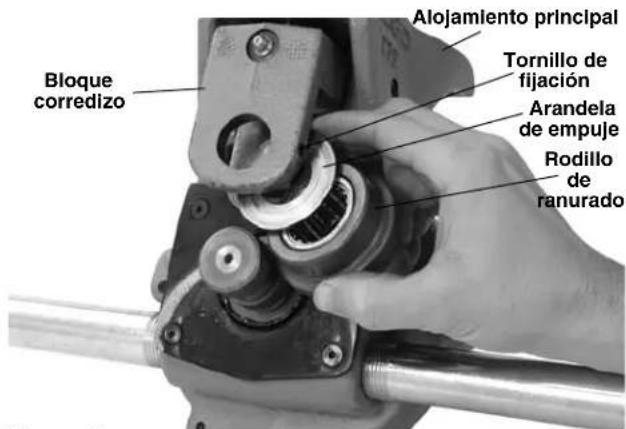 RIDGID 975 - Extracción e instalación del rodillo de ranurado - 1