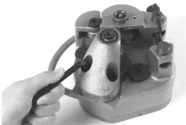 RIDGID 915 - Instalación de un juego de rodillos - 3