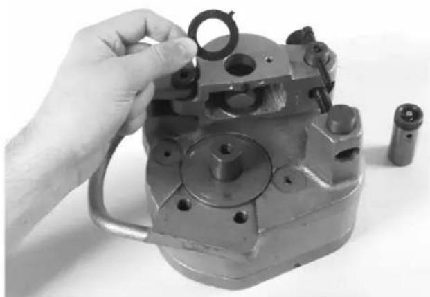 RIDGID 915 - Installing New Rollset - 1