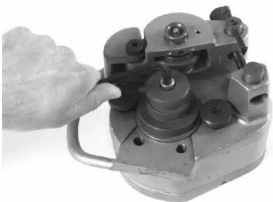 RIDGID 915 - Dépose du jeu de galets en vue de l'installation d'un jeu de galets pour acier - 1