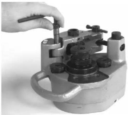 RIDGID 915 - Dépose du jeu de galets en vue de l'installation d'un jeu de galets pour cuivre - 1