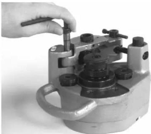 RIDGID 915 - Removing Roll Sets for the Installation of Copper Roll Set - 1