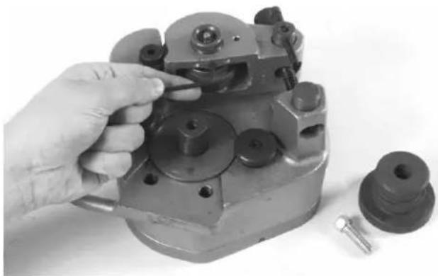 RIDGID 915 - Removing Rollsets for the Installation of Steel Rollsets - 2