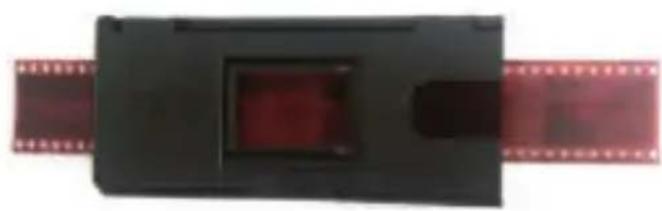 OneConcept ION Pics 3 - INSERTING NEGATIVES INTO THE HOLDER - 3