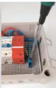 Vevor SP-HL-P202010-10A - PV Combiner Box Assembly Process - 2