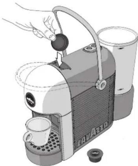 Lavazza A Modo Mio Jolie Plus Evo - PREPARING THE COFFEE - 2