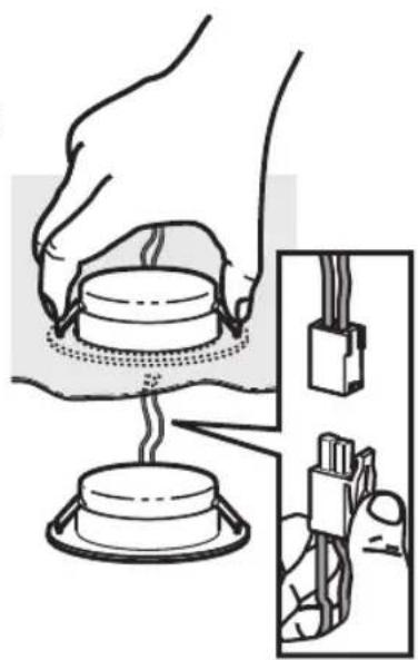 WHIRLPOOL AKR 855/1 G BL - Installation ou remplacement du filtre à charbon - 2