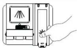 SAMSUNG DW60M5050BB/EN - Het spoelmiddelreservoir vullen - 7