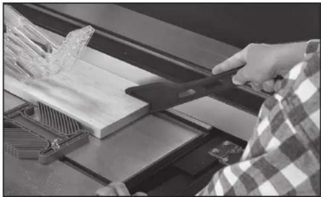 DELTA UNISAW 36‑L552 - CONSTRUCTING AND USING A PUSH STICK - 2
