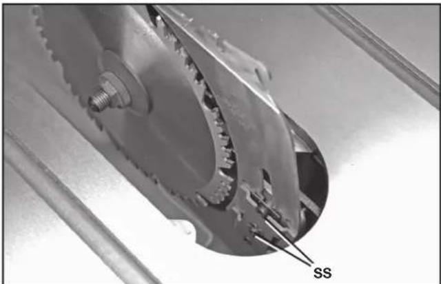 DELTA UNISAW 36‑L352 - ALIGNING RIVING KNIFE TO BLADE - 4