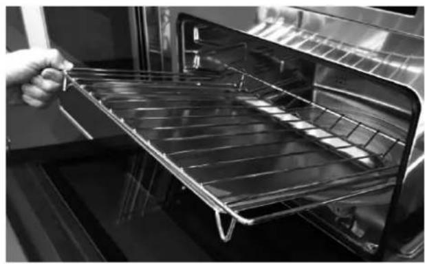 Fulgor Milano F7SCO24S1 - Using the flat grill - 1