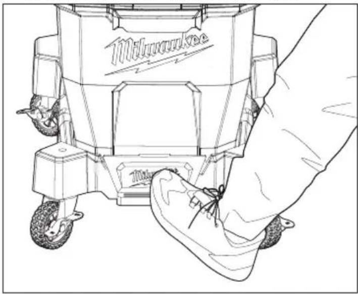 MILWAUKEE M18 Fuel 0920-20 - Attaching/Removing the Wet/Dry Vacuum Cart - 2