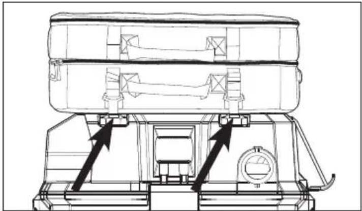 MILWAUKEE M18 Fuel 0920-20 - Installation / enlèvement de la sacoche de rangement pour accessoires - 1