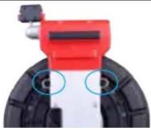 MILWAUKEE M18 2970-20 - Instalación de la correa de hombros – Tiralíneas de inspección de tuberías flexibles de 30.5 m (100') - 2