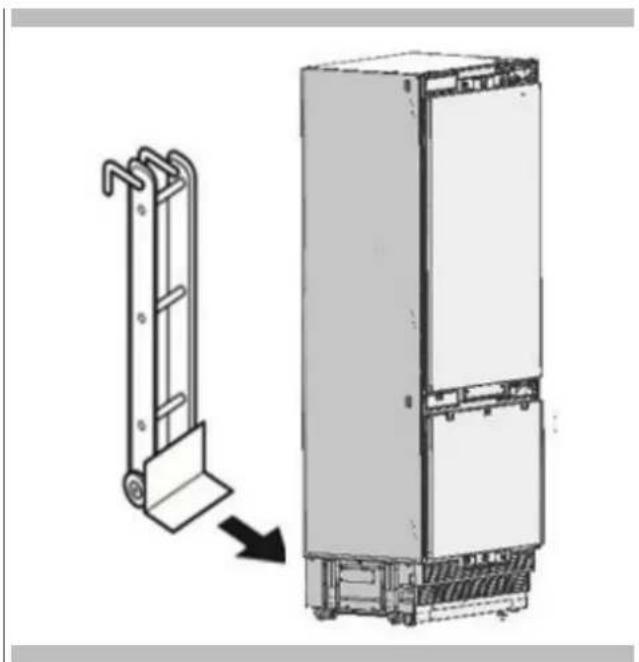 Fulgor Milano FM4BM30IFBI - Taking the Refrigerator from the Wooden Pallet - 4