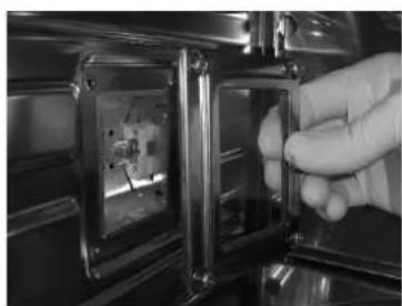 Fulgor Milano F7DSCO30S1 - Attention: make sure the appliance is off before replacing the lamp to avoid the possibility of electric shock. - 2