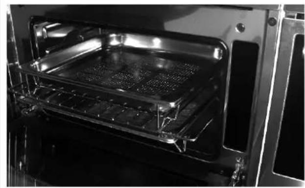 Fulgor Milano F7DSCO30S1 - Using the perforated tray - 1