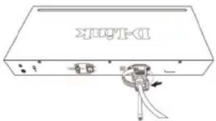 D-LINK DXS-1210-10MP - Установка фиксатора для кабеля питания - 4