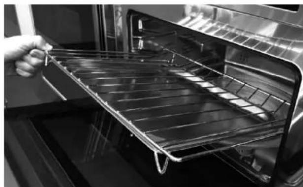 Fulgor Milano F7MSCO30S1 - Using the flat grill - 1
