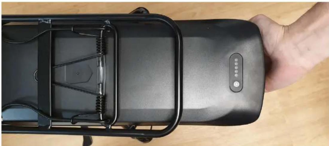 SHARP BK-CD04E - Inserting / removing the battery - 2