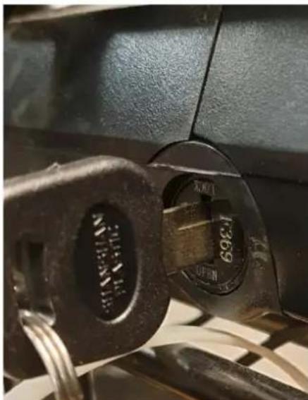 SHARP BK-CD04E - Slå på/av batteriet - 1