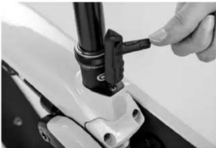 PORSCHE eBike Sport 2025 - Réglage de la tige de selle Dropper - 1