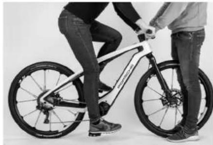 PORSCHE eBike Sport 2025 - Réglage de la selle - 1