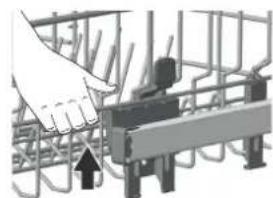 IKEA LAGAN 306.273.64 - Ajuster la hauteur du panier supérieur - 2