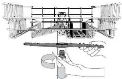 INDESIT IN2IFC14BN6 - CLEANING THE SPRAY ARMS - 1