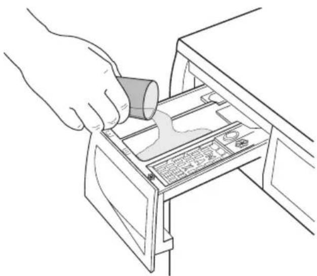 ELECTROLUX EWF 126410 W - Load the laundry - 2