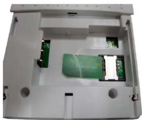 AIRLIVE Traveler3G - Step2. Insert SIM/USIM - 1