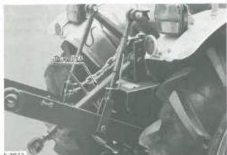 KUBOTA B5100D - 3-POINT HITCH ADJUSTMENT - 1