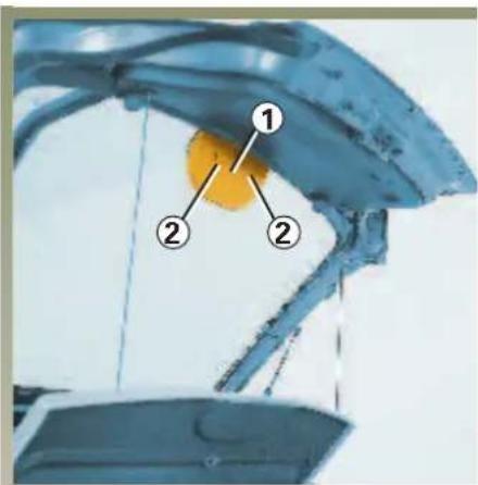 RENAULT Megane (2001) - TŘETÍ BRZDOVÉ SVĚTLO - DVOUPROSTOROVÉ PROVEDENÍ (výměna žárovek) - 1