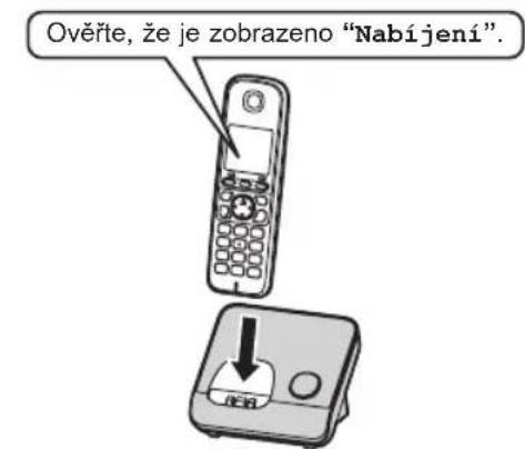 Ověřte, že je zobrazeno "Nabíjení".