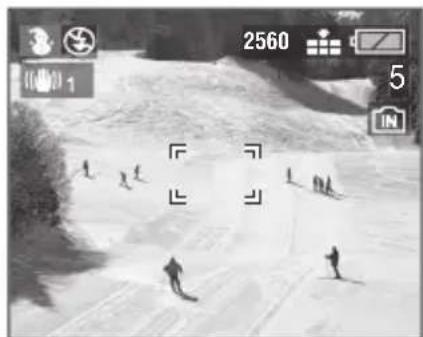 Screenshot of a ski slope surveillance interface showing camera settings and navigation icons