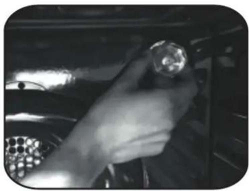 Scandomestic XO 7200-1 - CHANGING THE BULB - 1