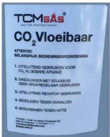 TCMGAS® CAS FOR PROFESIONALES CO2Vloeibaar ATTENTIE! BELANGRIJK BEDIENINGSVOORZIENING 1. UITSLUITEND GEBRIUKEN VOOR CO2 VLOEIBARE AFNAME 2. GASCILINDER MET STLIGBUIS GEEN DRUKREGELAAR GEBRIUKEN 3. UITSLUITEND RECHTOP GEBRIUKEN 4. BEVEILIGEN TEGEN OMVALLEN 5. DESCHERMEN TEGEN HITTE TCMGAS - Coraf van Algeen Soudersel 30 3006 GT Nettlesen: 3 Grisplin 1173. www.rscogeselskreda.com BRANZE-GROUP
